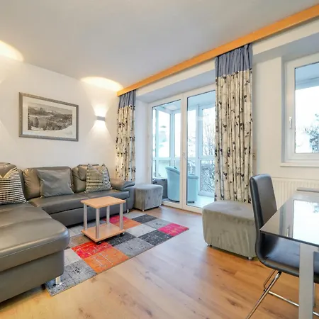Tini - By Alpen Appartement Zell am See